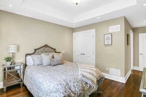 Photo 32 at 7 Maydolph Road, City Centre West, Toronto