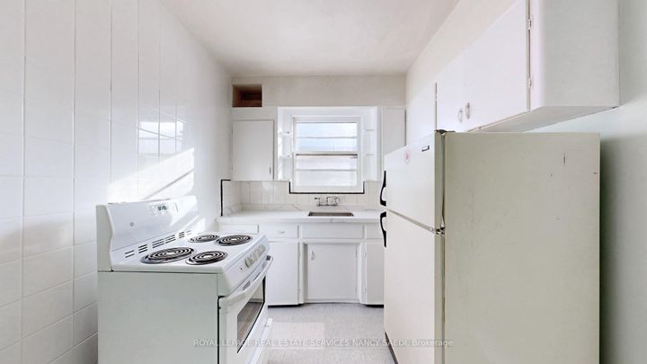 Photo 11 at 1264 Weston Road, Mount Dennis, Toronto