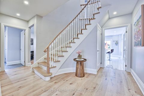 Photo 5 at 1517 Queensbury Crescent, CP College Park, Oakville