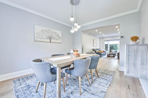 Photo 9 at 1517 Queensbury Crescent, CP College Park, Oakville