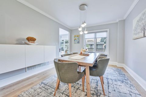 Photo 11 at 1517 Queensbury Crescent, CP College Park, Oakville