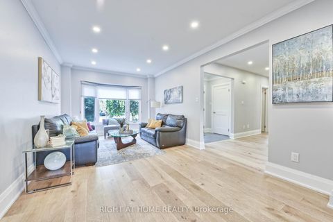 Photo 12 at 1517 Queensbury Crescent, CP College Park, Oakville