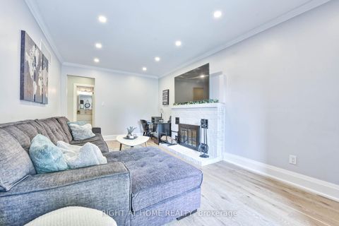 Photo 17 at 1517 Queensbury Crescent, CP College Park, Oakville