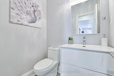 Photo 18 at 1517 Queensbury Crescent, CP College Park, Oakville