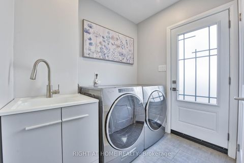 Photo 19 at 1517 Queensbury Crescent, CP College Park, Oakville