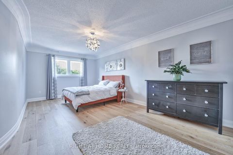 Photo 23 at 1517 Queensbury Crescent, CP College Park, Oakville