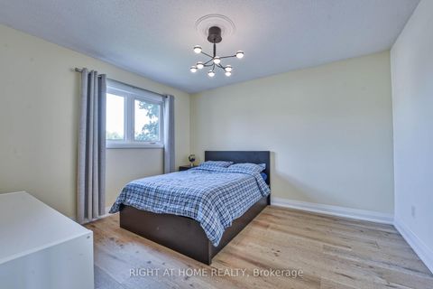 Photo 29 at 1517 Queensbury Crescent, CP College Park, Oakville