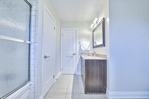 Photo 33 at 1517 Queensbury Crescent, CP College Park, Oakville