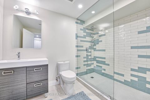 Photo 37 at 1517 Queensbury Crescent, CP College Park, Oakville