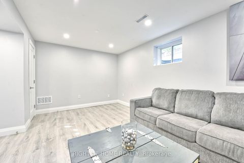 Photo 39 at 1517 Queensbury Crescent, CP College Park, Oakville