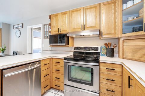 Photo 7 at 2108 Victoria Street, Stroud, Innisfil