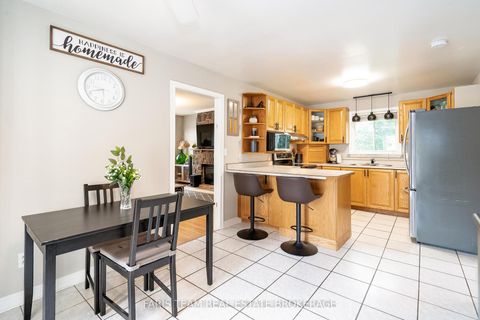 Photo 10 at 2108 Victoria Street, Stroud, Innisfil