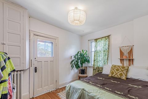 Photo 8 at 111 Alberta Avenue, Wychwood, Toronto