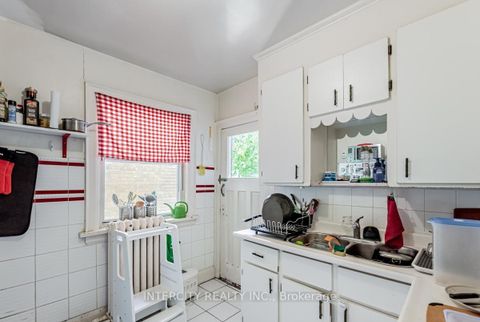 Photo 27 at 111 Alberta Avenue, Wychwood, Toronto