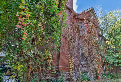 Photo 2 at 32 Leopold Street, South Parkdale, Toronto