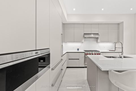 Photo 19 at 23 Kingwood Lane, Aurora Estates, Aurora