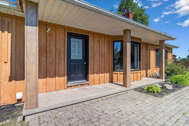 Photo 2 at 6550 Sinclairville Road, Rural Glanbrook, Hamilton