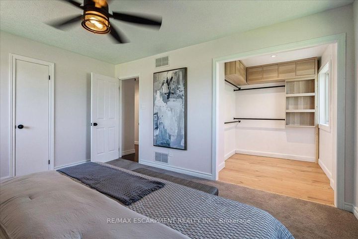 Photo 11 at 6550 Sinclairville Road, Rural Glanbrook, Hamilton