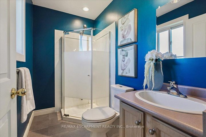 Photo 12 at 6550 Sinclairville Road, Rural Glanbrook, Hamilton