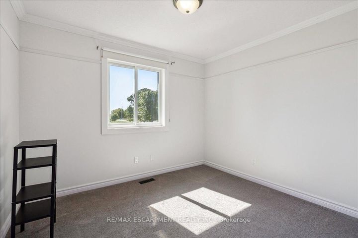 Photo 13 at 6550 Sinclairville Road, Rural Glanbrook, Hamilton