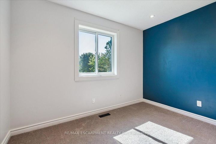 Photo 14 at 6550 Sinclairville Road, Rural Glanbrook, Hamilton