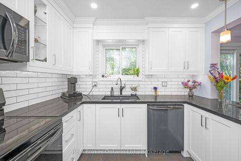 Photo 17 at 163 Ross Lane, RO River Oaks, Oakville