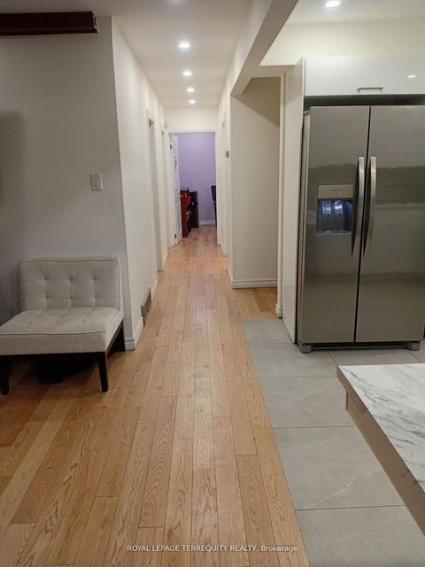 Photo 4 at 39 Earlton Road, Sullivan, Toronto