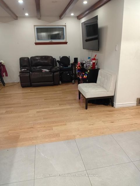 Photo 9 at 39 Earlton Road, Sullivan, Toronto