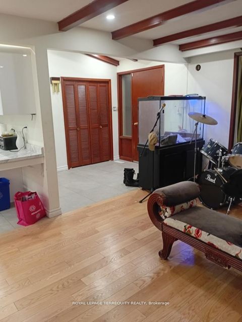 Photo 12 at 39 Earlton Road, Sullivan, Toronto