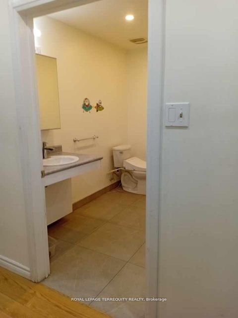 Photo 14 at 39 Earlton Road, Sullivan, Toronto