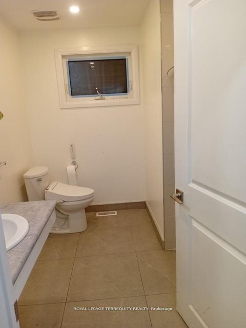 Photo 15 at 39 Earlton Road, Sullivan, Toronto