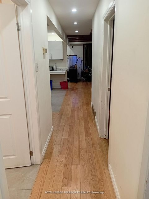 Photo 17 at 39 Earlton Road, Sullivan, Toronto