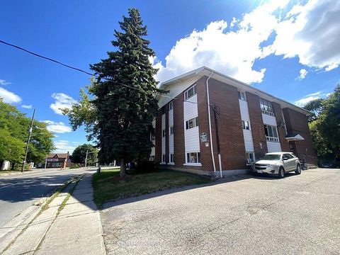 Photo 2 at 11 Fairbanks Street, Central, Oshawa