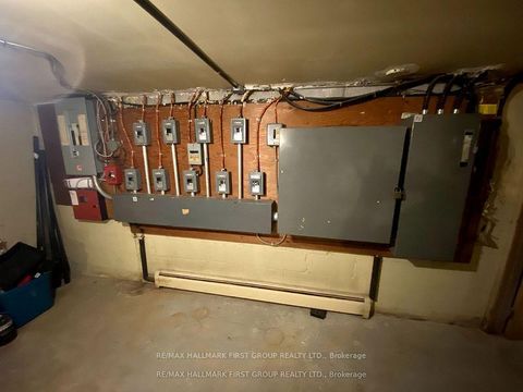 Photo 4 at 11 Fairbanks Street, Central, Oshawa