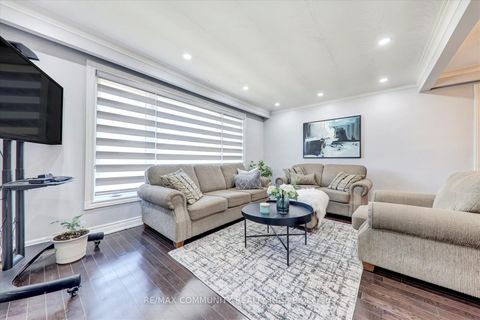 Photo 7 at 6 Barlow Road, Woburn, Toronto