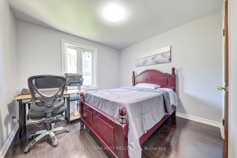 Photo 13 at 6 Barlow Road, Woburn, Toronto