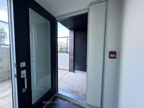 Photo 5 at 015 - 185 Deerfield Road, Central Newmarket, Newmarket