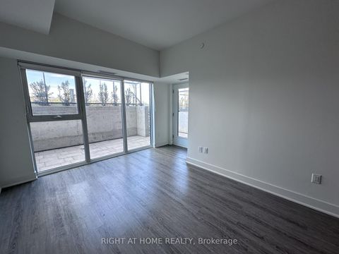 Photo 7 at 015 - 185 Deerfield Road, Central Newmarket, Newmarket