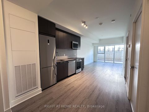 Photo 11 at 015 - 185 Deerfield Road, Central Newmarket, Newmarket