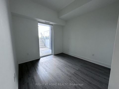 Photo 14 at 015 - 185 Deerfield Road, Central Newmarket, Newmarket