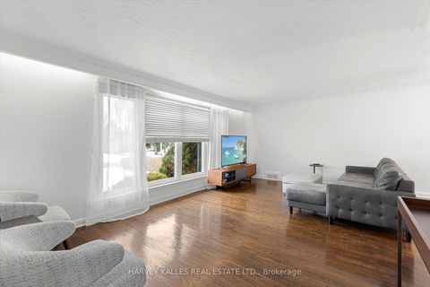 Photo 2 at 118 Palm Drive, Clanton Park, Toronto