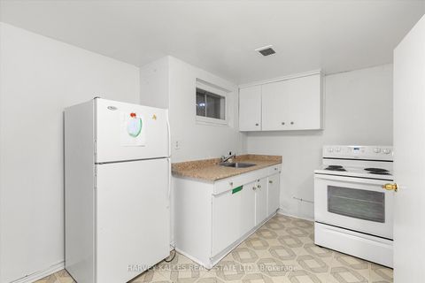 Photo 22 at 118 Palm Drive, Clanton Park, Toronto