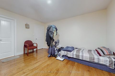 Photo 23 at 33 Wanstead Avenue, Oakridge, Toronto