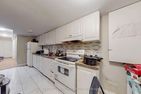 Photo 33 at 33 Wanstead Avenue, Oakridge, Toronto