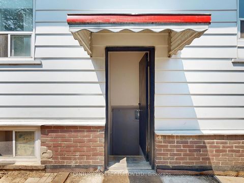 Photo 3 at 48 St Dunstan Drive, Oakridge, Toronto