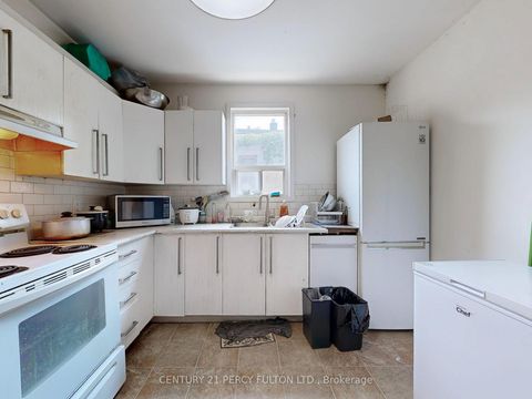 Photo 4 at 48 St Dunstan Drive, Oakridge, Toronto