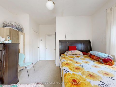 Photo 8 at 48 St Dunstan Drive, Oakridge, Toronto