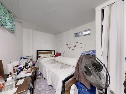 Photo 20 at 48 St Dunstan Drive, Oakridge, Toronto