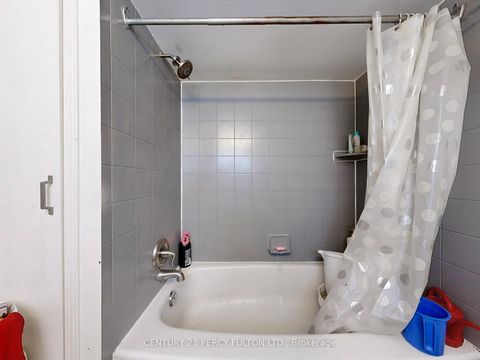 Photo 24 at 48 St Dunstan Drive, Oakridge, Toronto