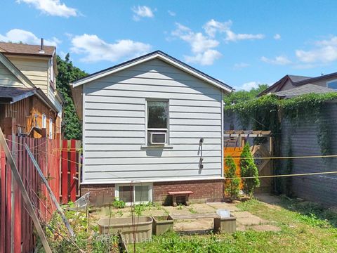 Photo 29 at 48 St Dunstan Drive, Oakridge, Toronto